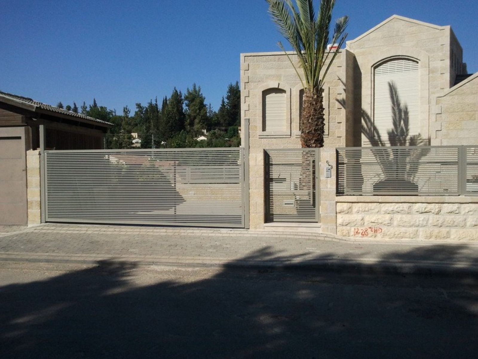 עם חברת סנפיר תוכלו לשלב בין עיצוב לבטיחות