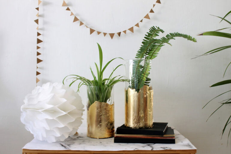 DIY: צילינדרים זהובים לשולחן החג