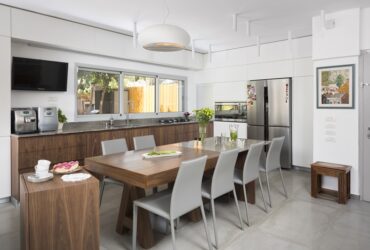 פורקים זיכרונות: שיפוץ דירת פנסיונרים ברעננה